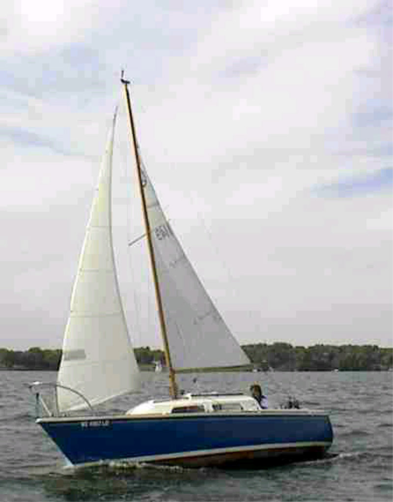 22 foot o'day sailboat